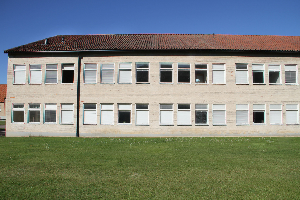 Skolbyggnaden utifrån