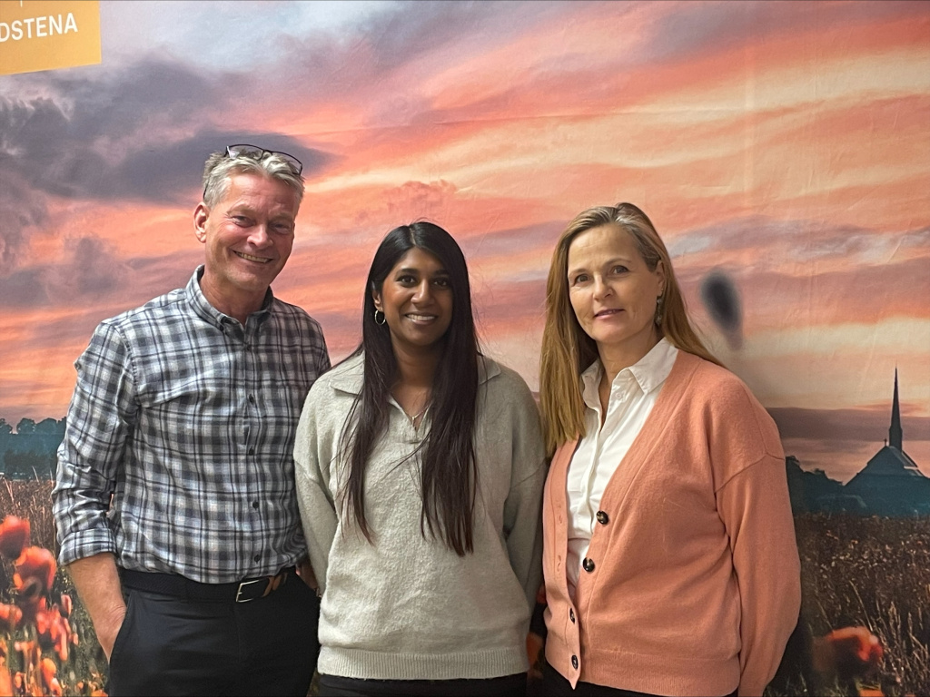 Foto på InfoCenters personal, Mats Manfredson, Signe Carlsén och Stina Ryström Storm