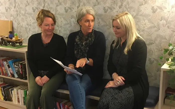 Sandra Sävmo-Flink, samordnare på Wasagården, Jessica Lindh, enhetschef på Wasagården och Sarah Frithiof, samordnare hemtjänsten.