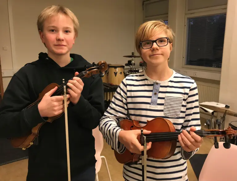 Stipendiaterna Noa Svensson och Tim Söderlund