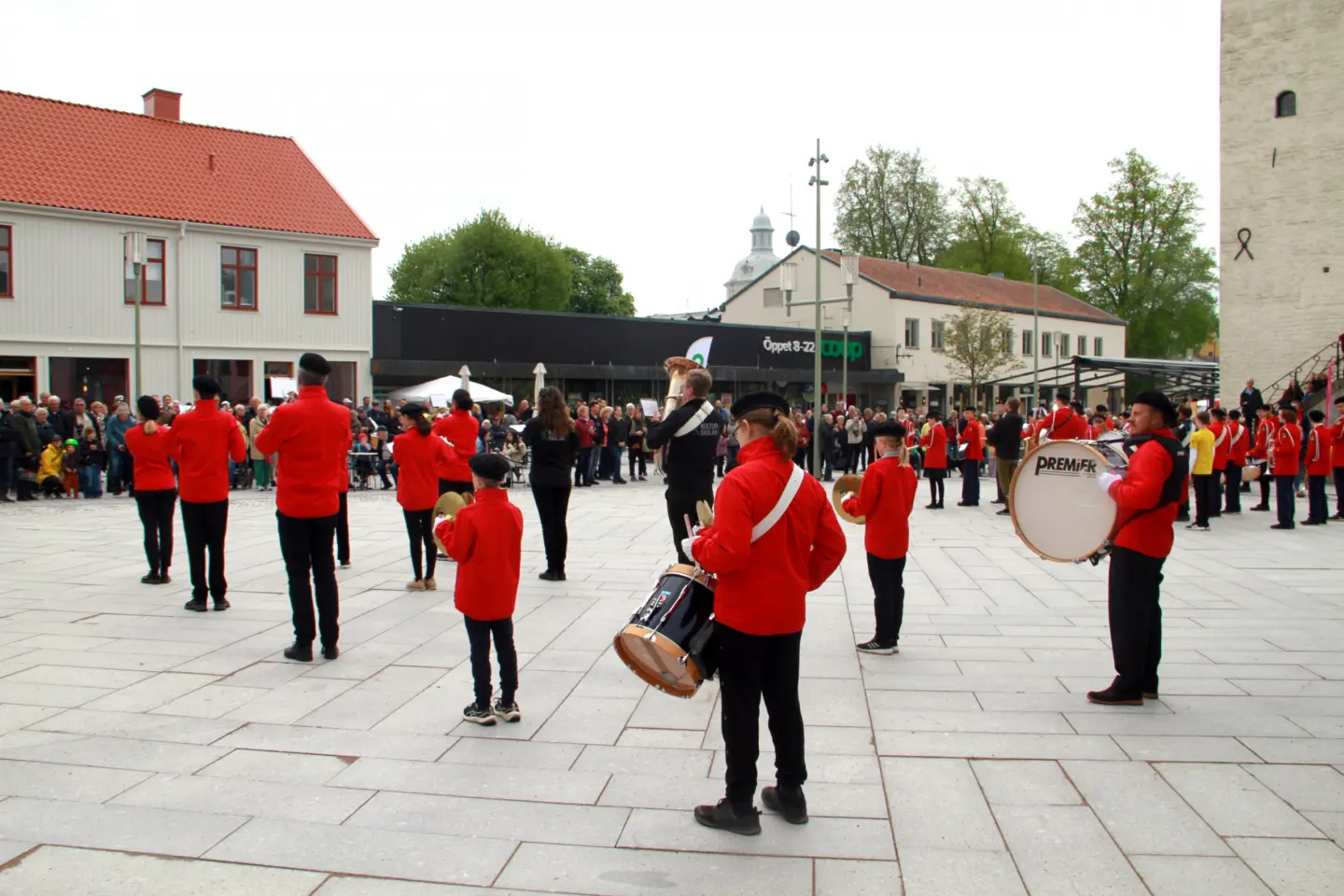 Kulturskolans blåsorkester invigningsspelade ihop med kulturskolorna från Norrköping och Motala. Foto: Björn Andersson.