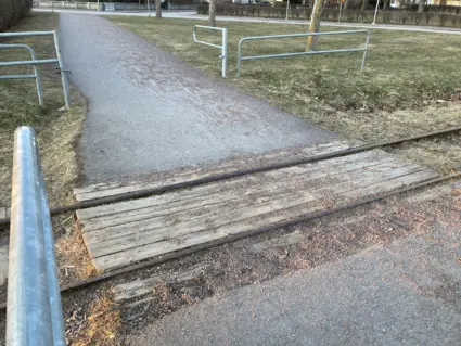 Gammal järnväg med risk att snubbla över