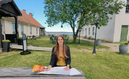 Jenny vid hamnen i Borghamn