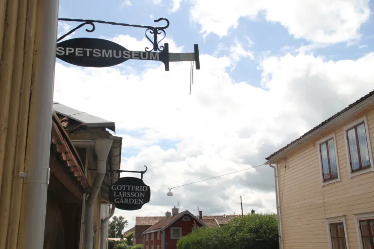 Gottfrid Larssongården och Vadstena spetsmuseum. Foto: Björn Andersson.