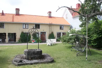 Gottfrid Larssongården och Vadstena spetsmuseum. Foto: Björn Andersson.