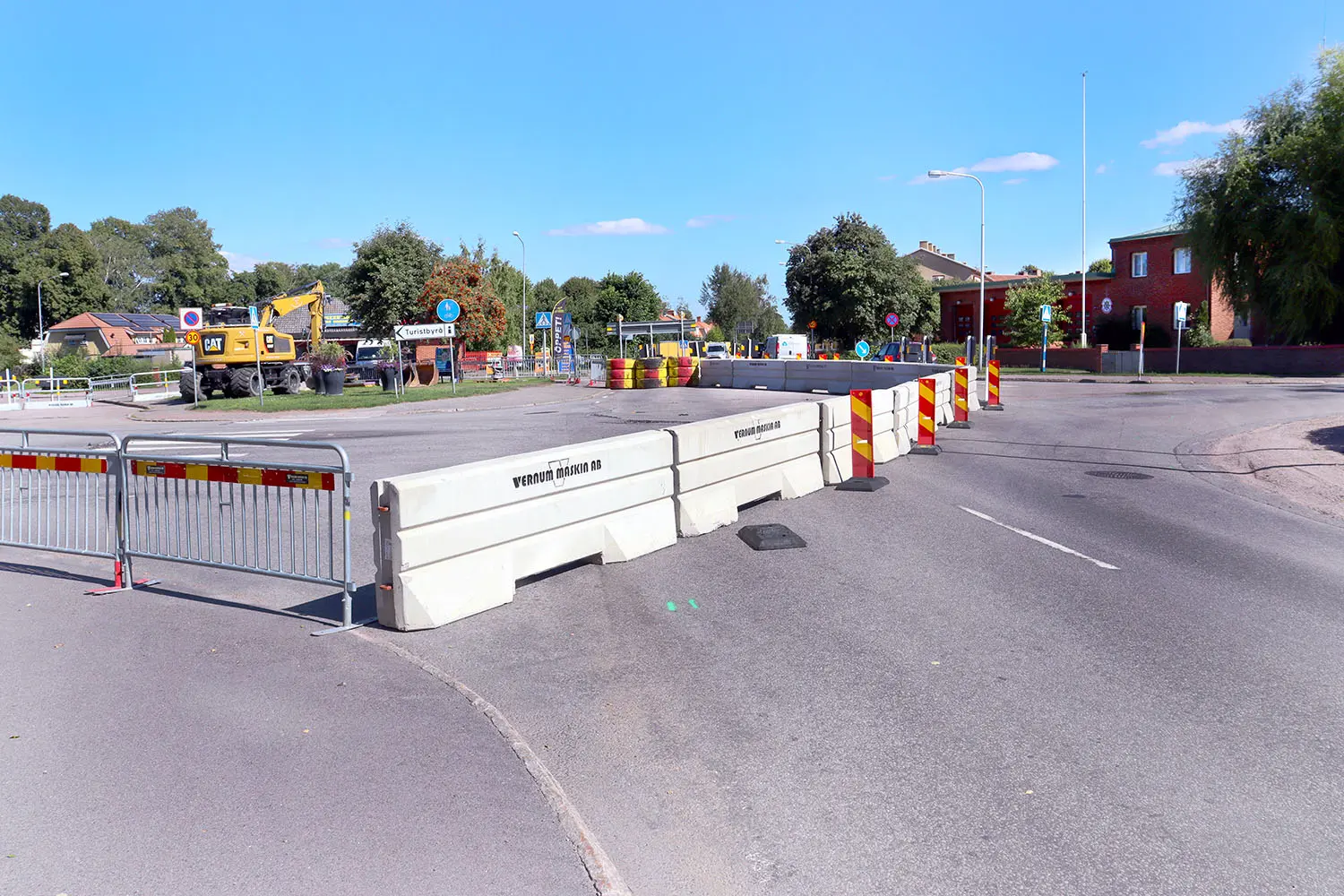 Vy över korsningen med rondellbygget