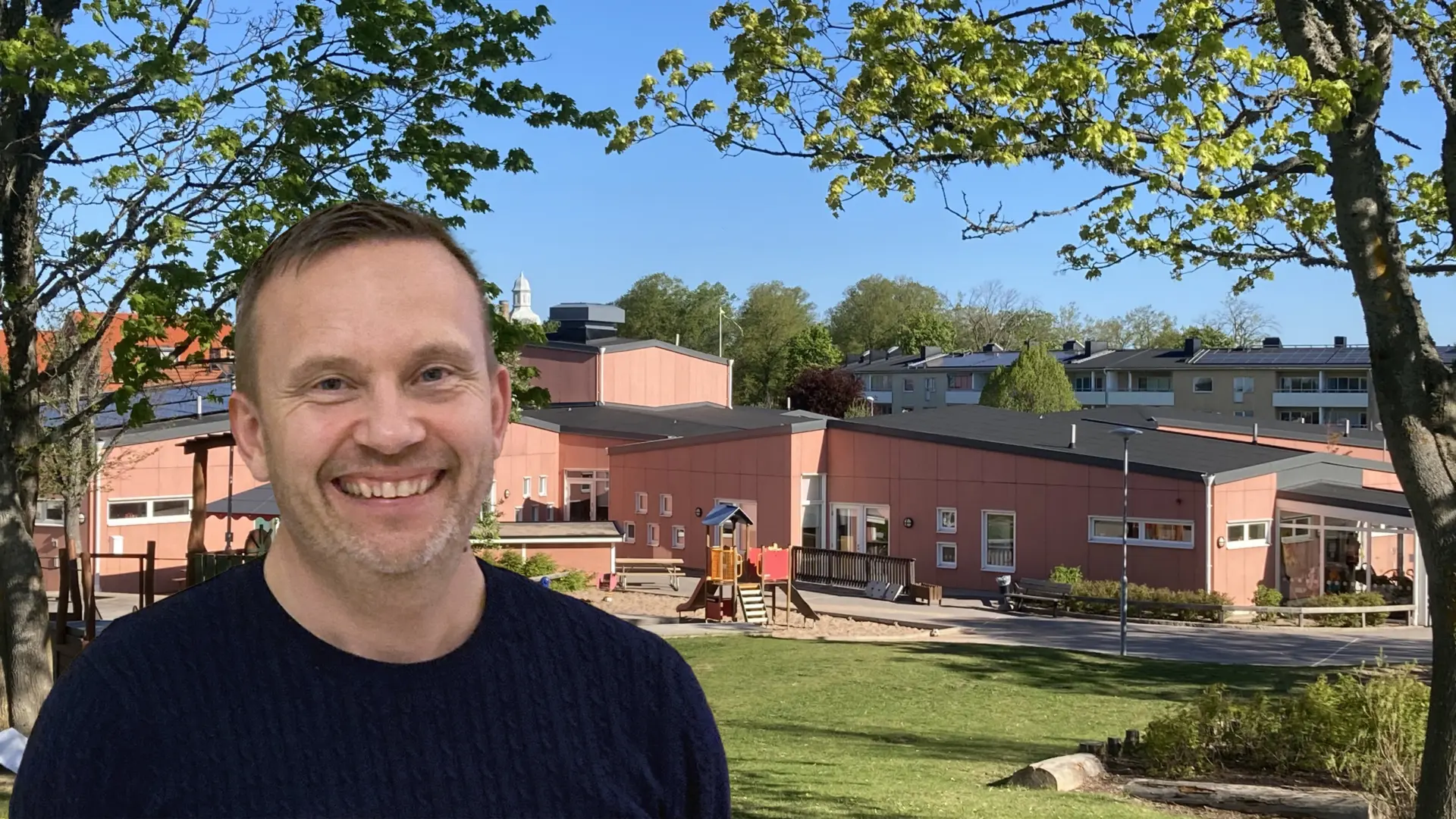 Montage: Måltidschef Markus Gustafsson framför Förskolan Blanka.