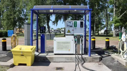 båtnack med pump och betalautomat