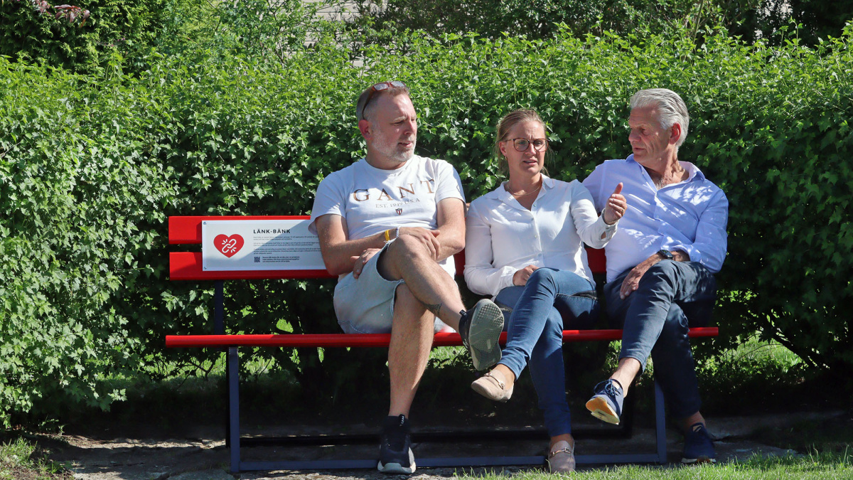 Länk-bänk: en bänk som länkar samman människor
