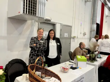 Socialnämndens ordförande Jenny Bytander tillsammans med socialchef Caroline Strand.
