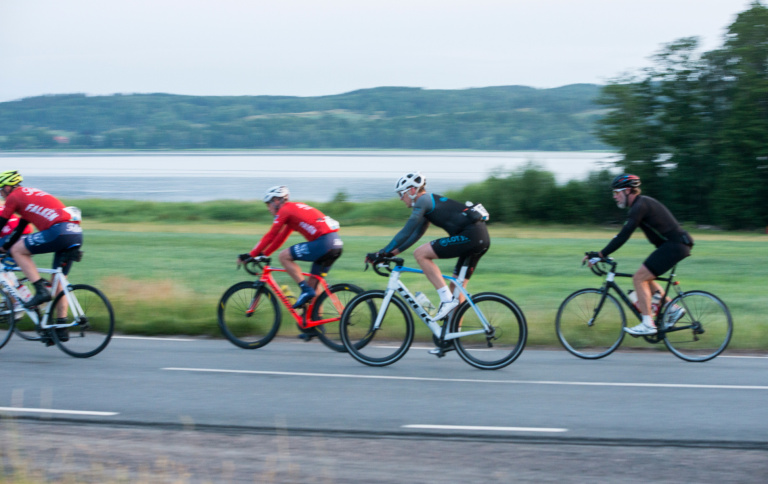 Tävlingscyklister på landsväg