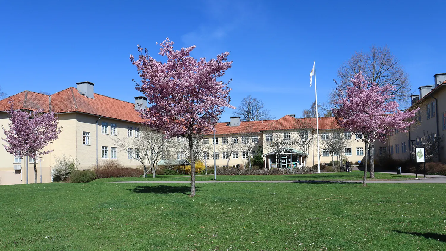 Kommunhuset i Vadstena utifrån