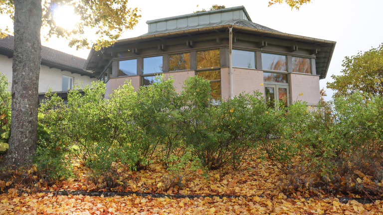 Wasagårdens samlingssal utifrån.