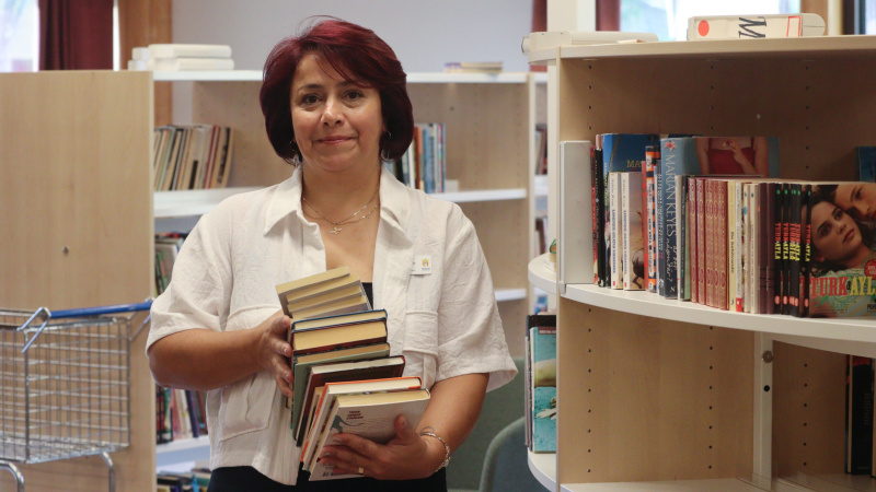 Birgul vill öka läsandet bland eleverna i Vadstena