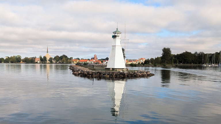 Fyren på Stora hamnpiren i Vadstena.